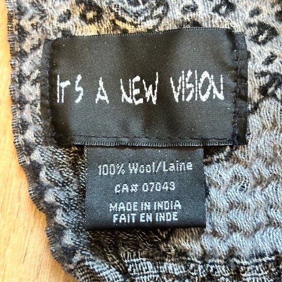 IT'S A NEW VISION | 100% Wool Scarf | Black and Grey - Picture 2 of 4